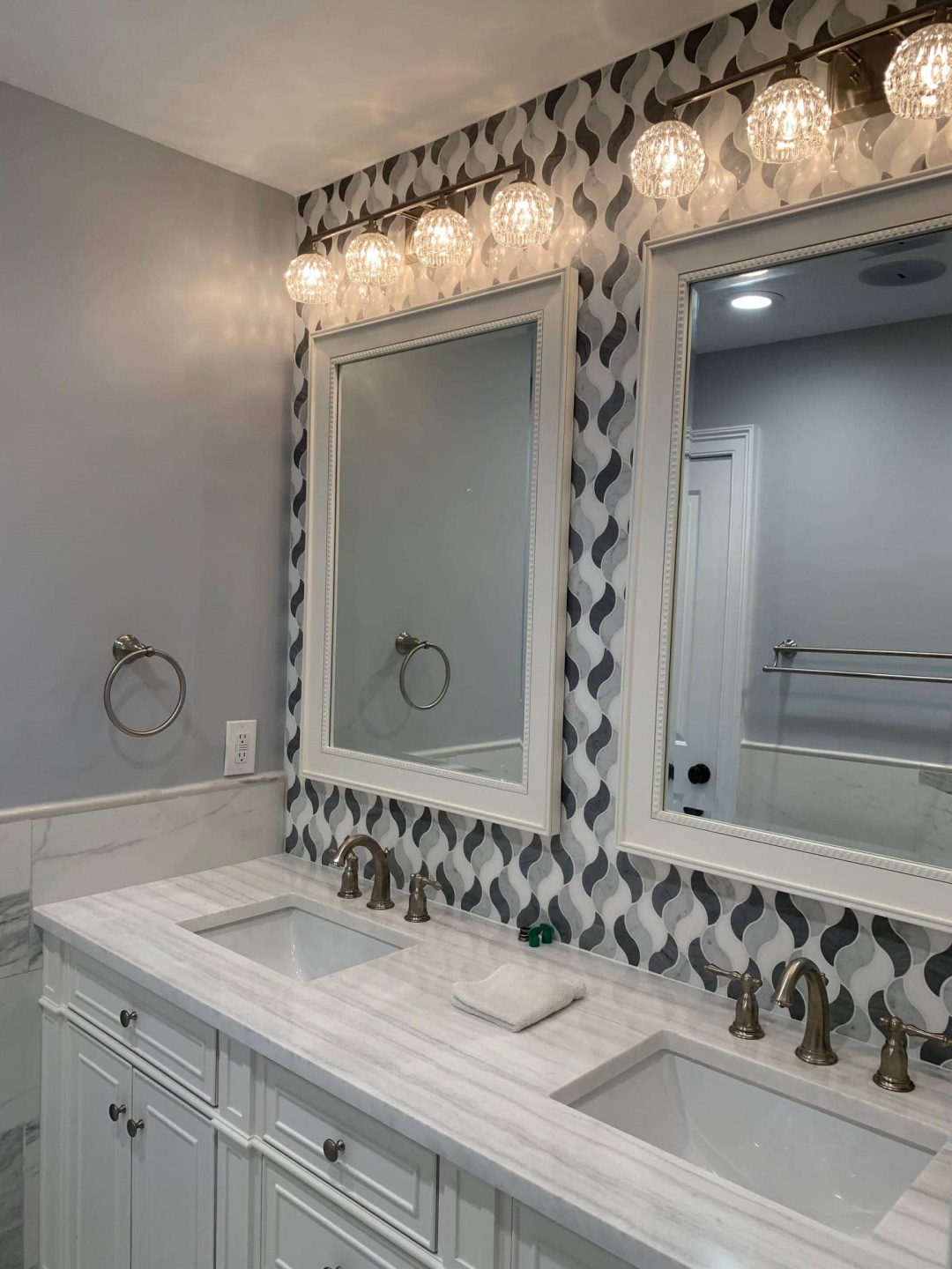 Beautiful And Budget Friendly Bathroom Makeover Medtile 5232